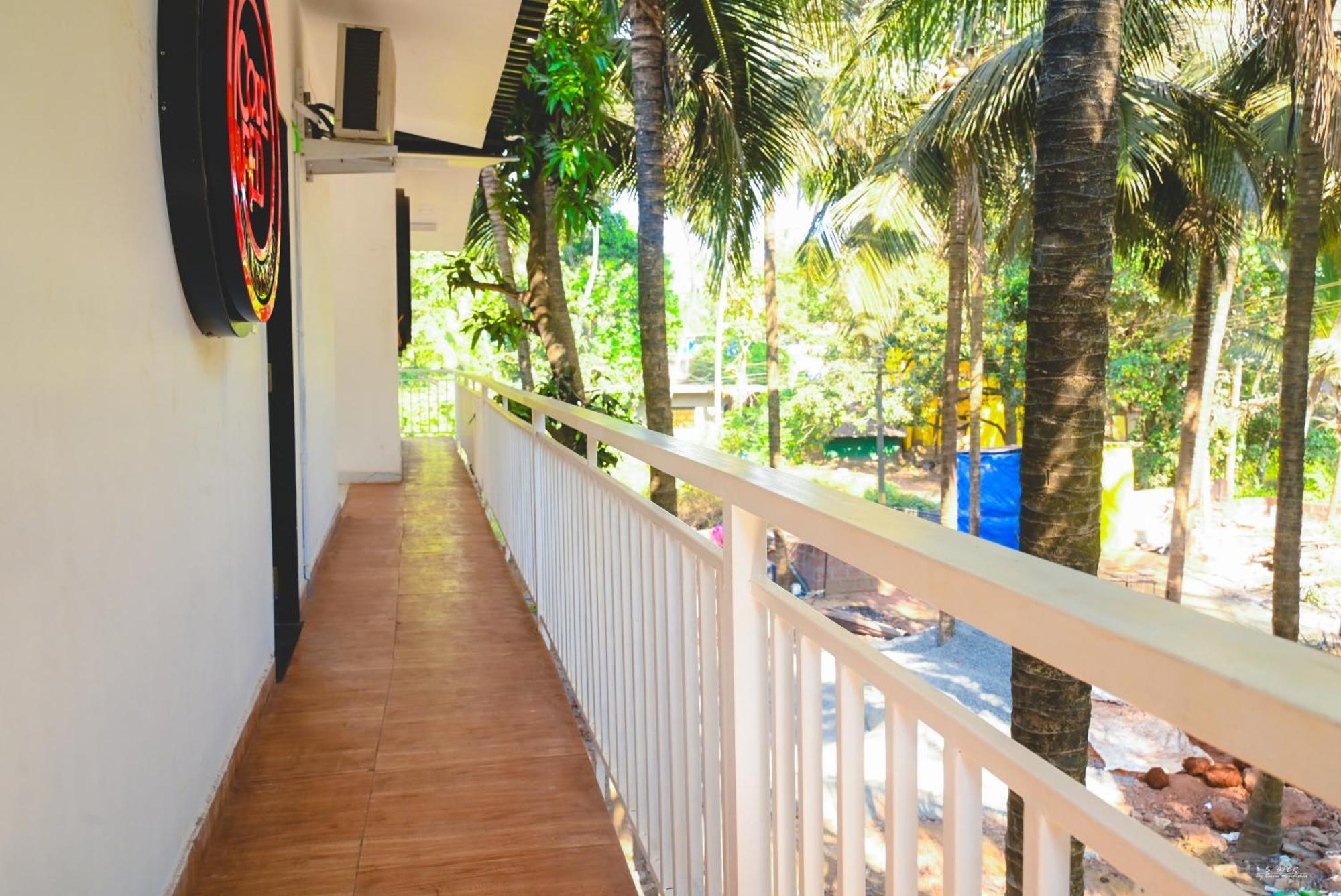 Morjim Beach Villa Exterior photo